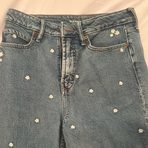 Old Navy Extra High-Waisted Sky-Hi Wide Leg Jeans – Daisy Embroidery size 4 - Picture 4 of 6